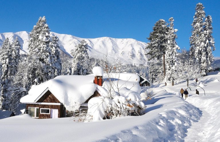 Best Places in India for Snow lovers to Experience Snowfall