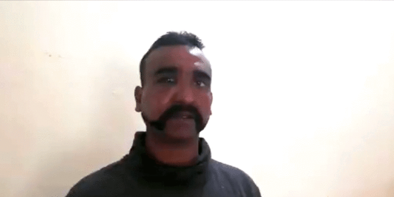 Video Viral : IAF Hero Abhinandan Varthaman Shows the Courage, Dignity and Pride After Caught by Pakistan Army
