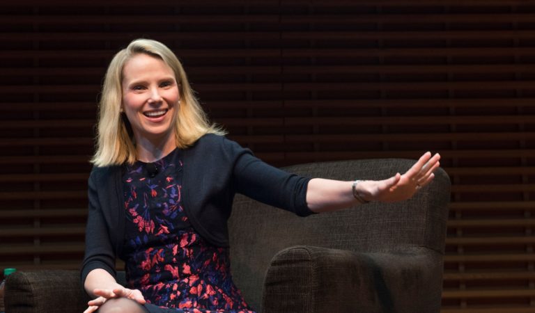 Yahoo CEO Mayer makes a comeback with new app launch